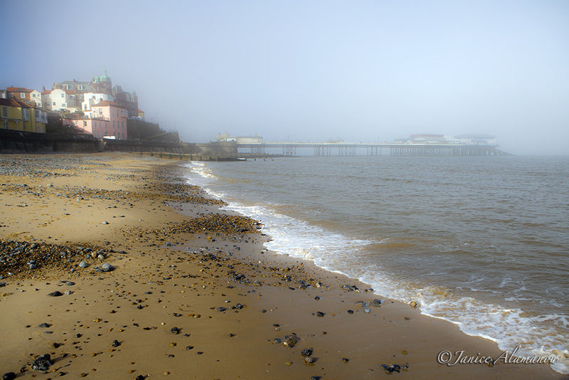 L199613 Pier in the Mist