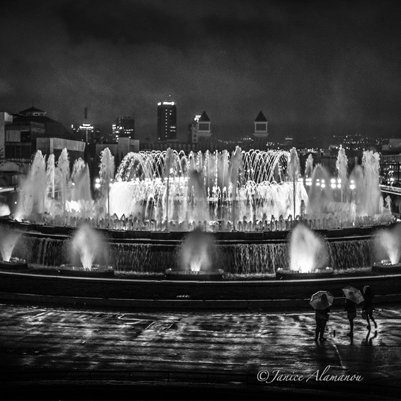 L899016 Barcelona Fountains by Night