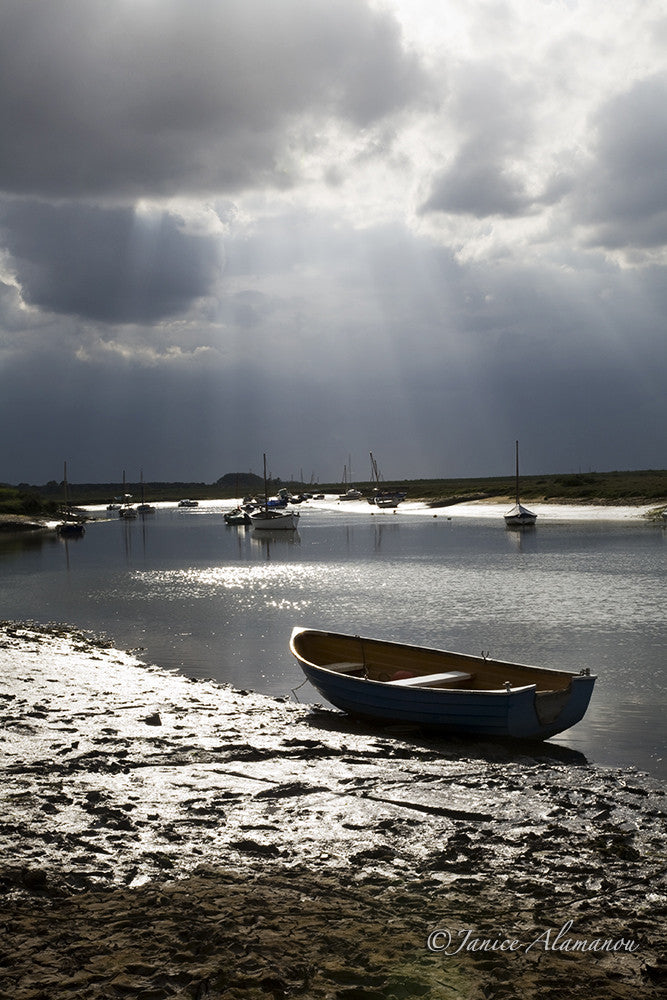 L9228 Sunbeams over the Staithe