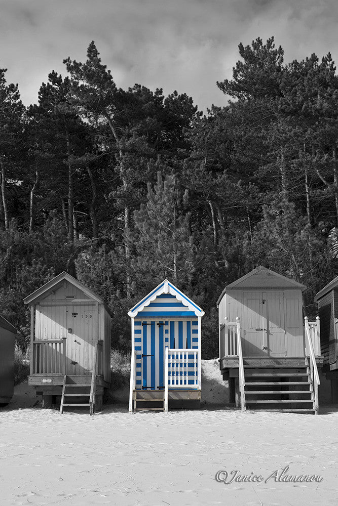 LBc641614 Blue Stripe Beach Hut