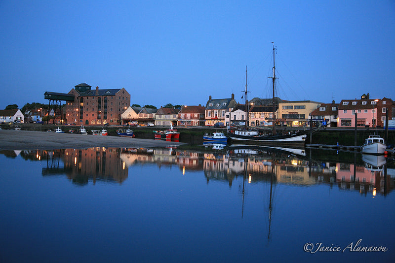 PN463 Harbour Reflected